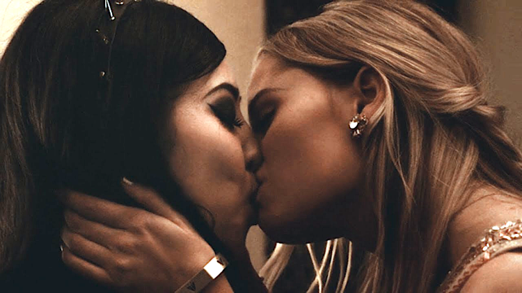 Sandra bullock lesbian kiss