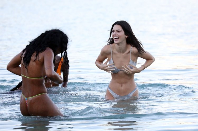 Kendall Jenner Paparazzi Beach