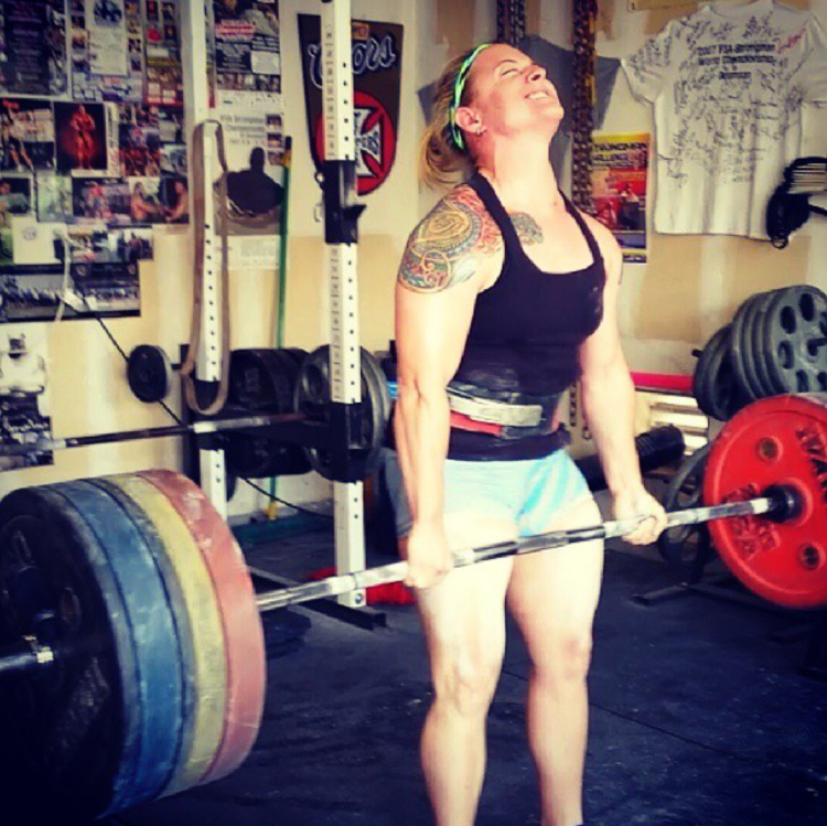 Maryana Naumova powerlifting