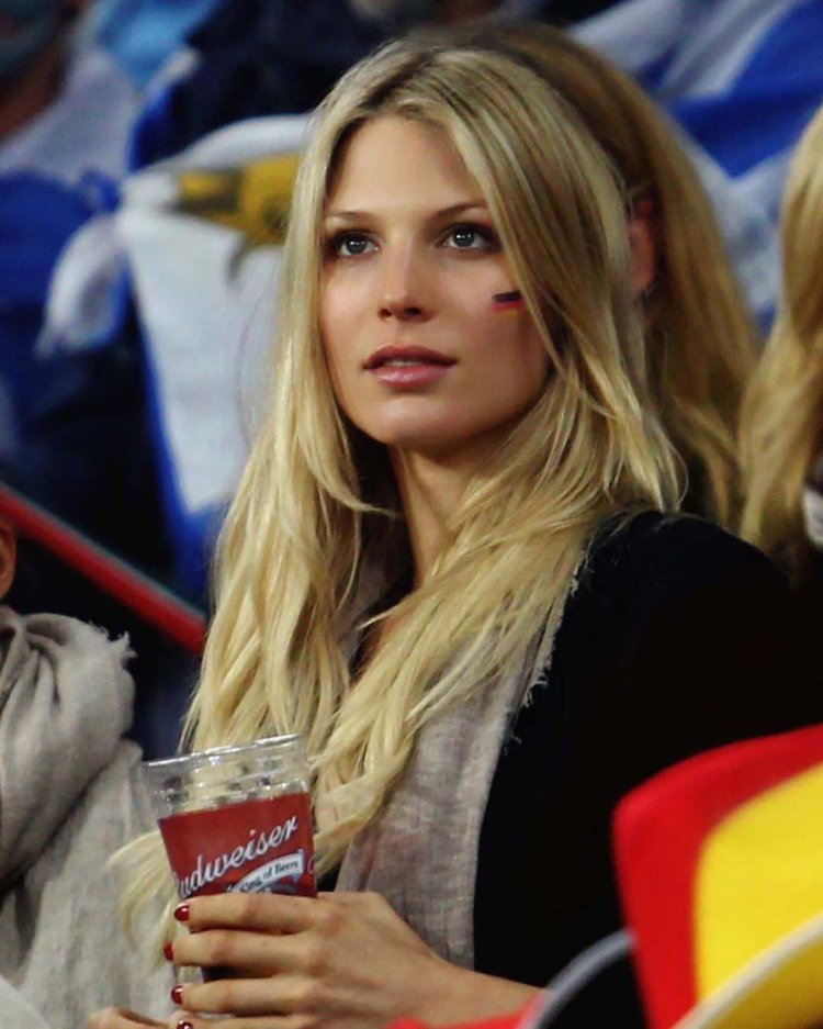 Sarah brandner cheerleader