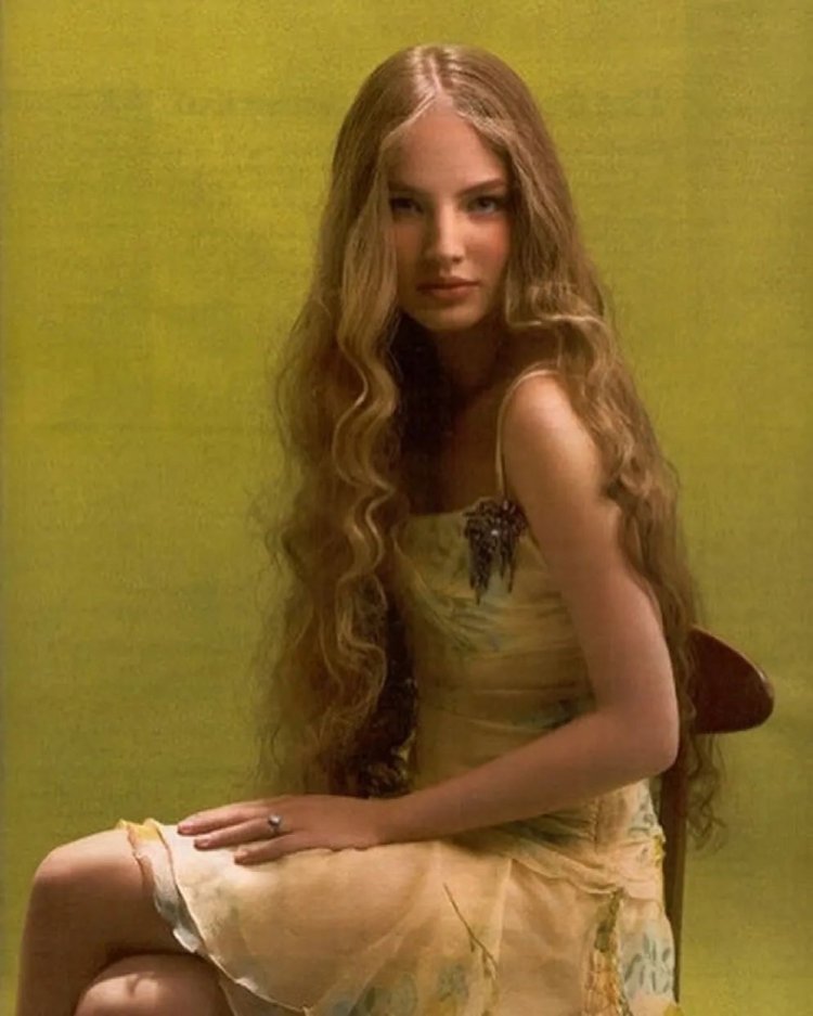 Alena Anufrieva long hair