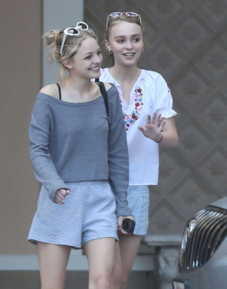 Annasophia Robb and Lily Rose Depp