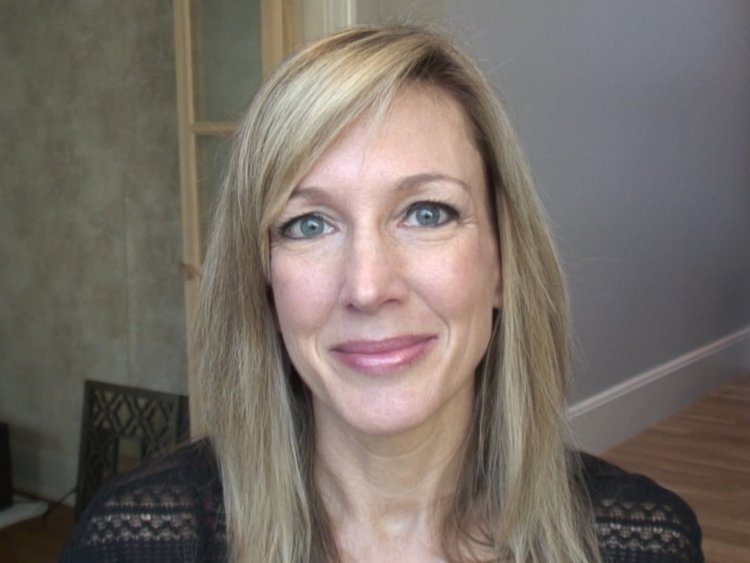 MILFs with gorgeous legs