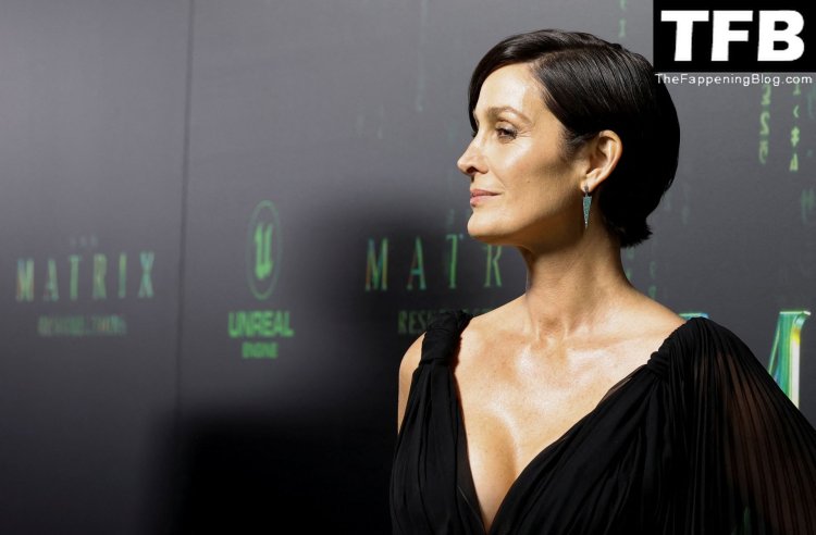 Carrie-Anne Moss 2022