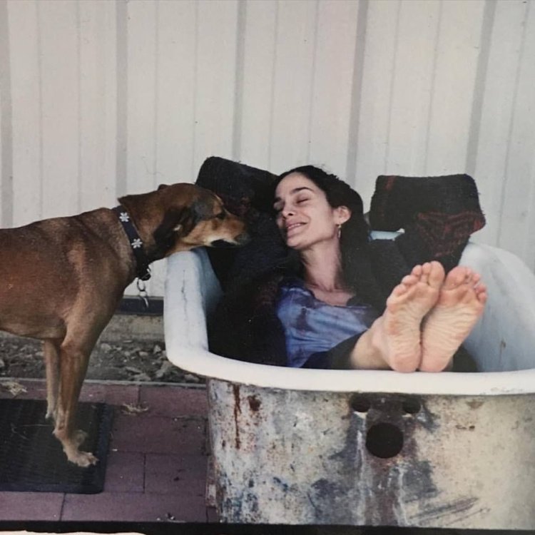 Carrie-Anne Moss feet