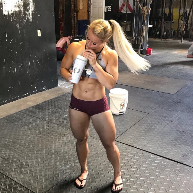 Dani Spiegle @dellespeegle