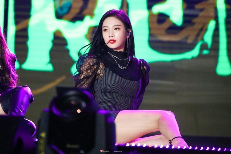 Joy red velvet