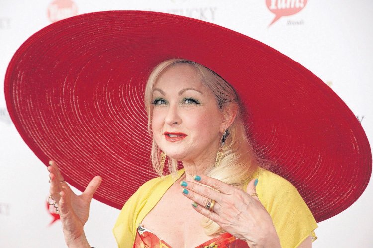 Cyndi Lauper to Memphis with Love