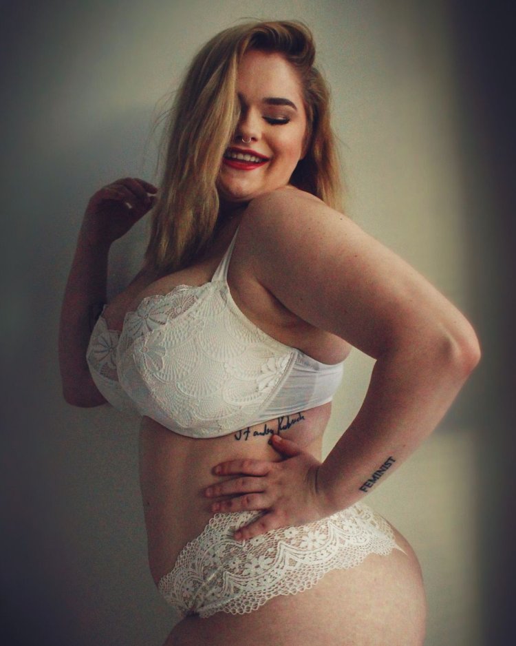 Abigail Gershon - plus size model,