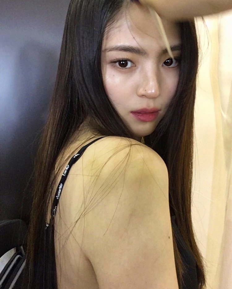 Han Seo-hee with bangs