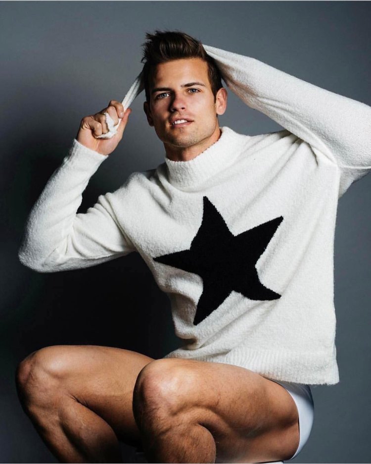 Alex Sewall naked