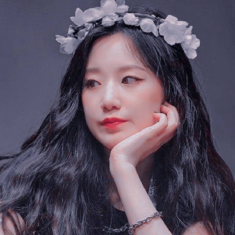 Shuhua from g i-DLE