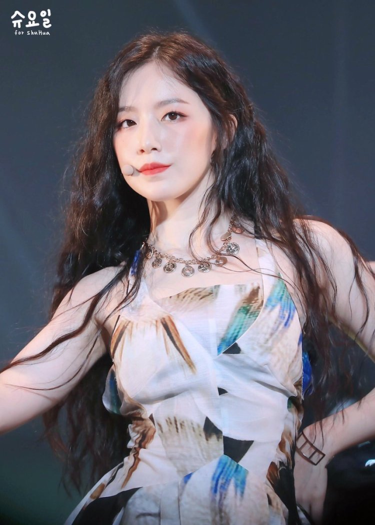 Shuhua g Idle in profile