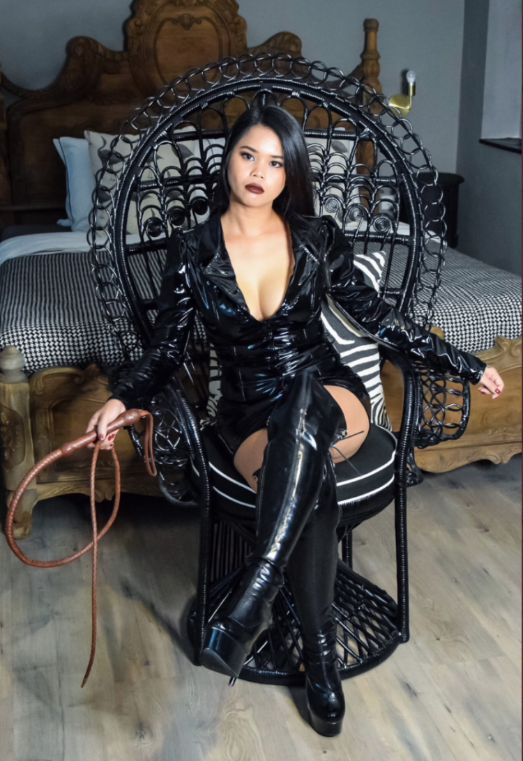 Mistress Alexandra Dominatrix