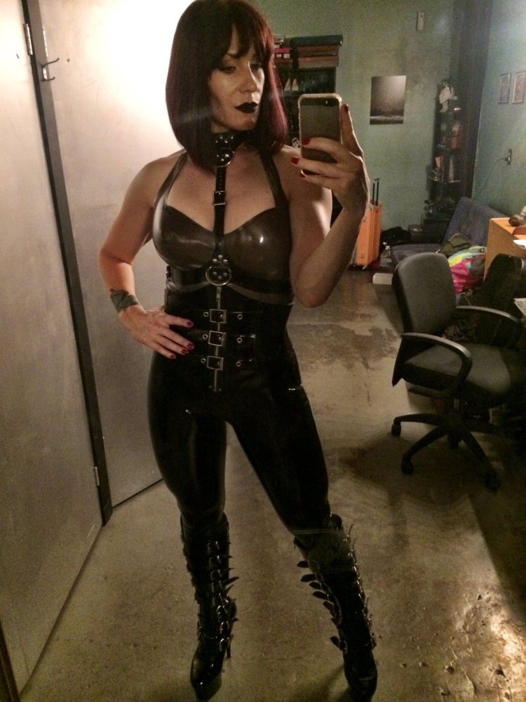Domina in leather