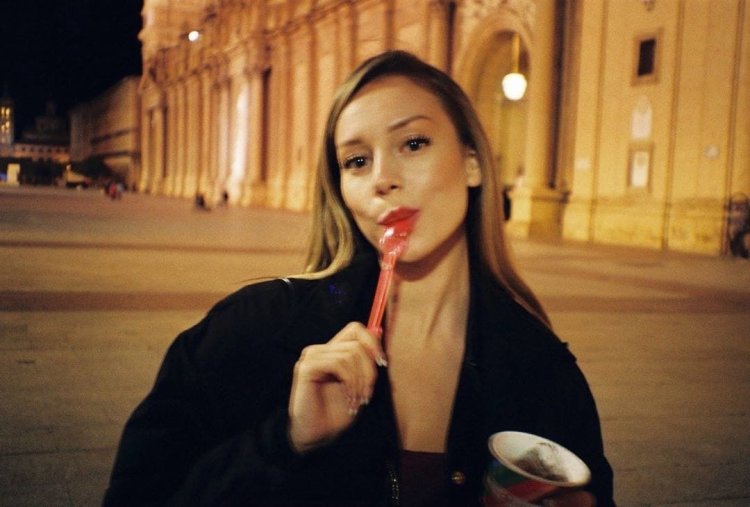 Esther Esposito plastic