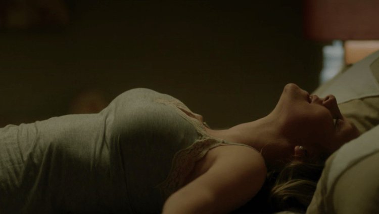 Esther Exposito bed scenes