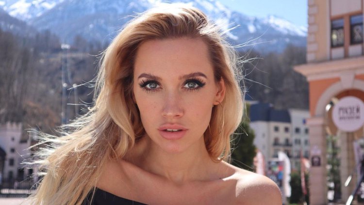 Luxuri Girl Christina