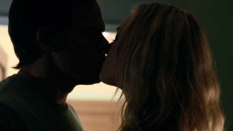 Dexter and Hannah bed scene