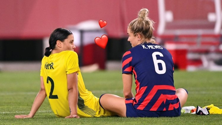 Sam Kerr and Kristie Mewis