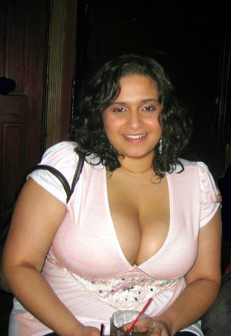 Mature Indian women with big breasts