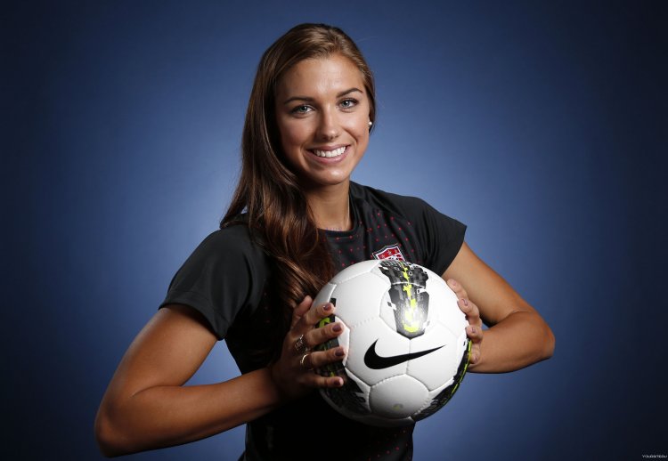 Alex Morgan soccer player
