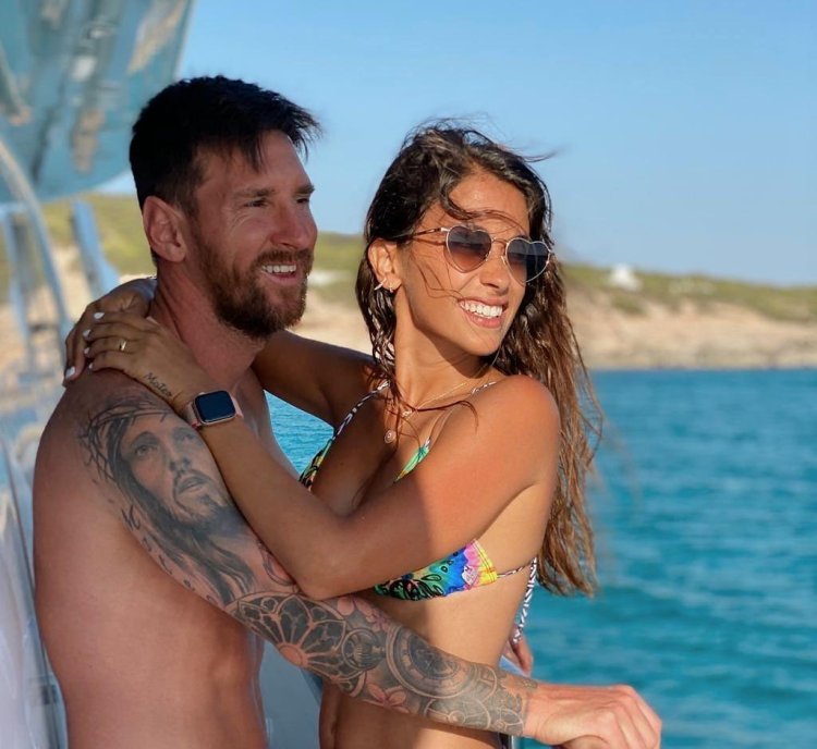 Antonella Roccuzzo and Messi