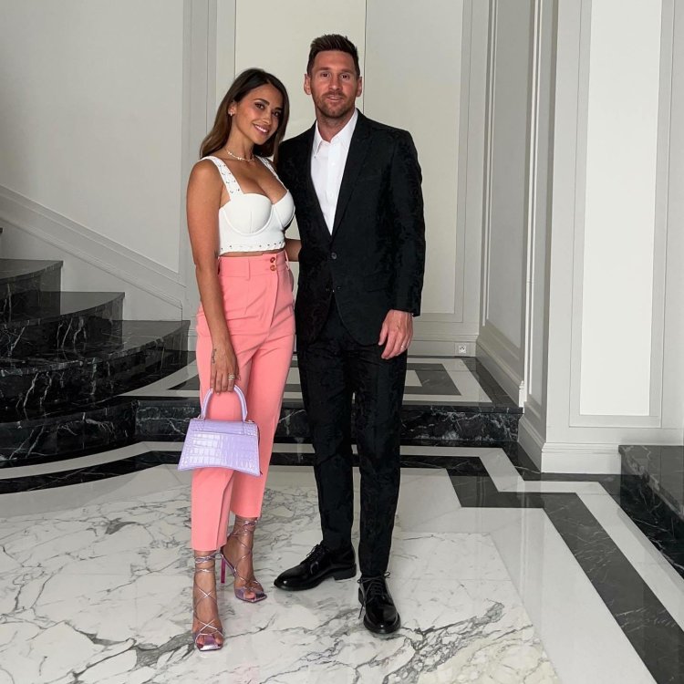 Messi with wife 2022