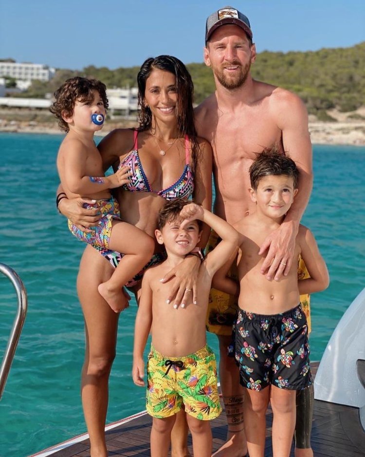 Lionel Messi wife