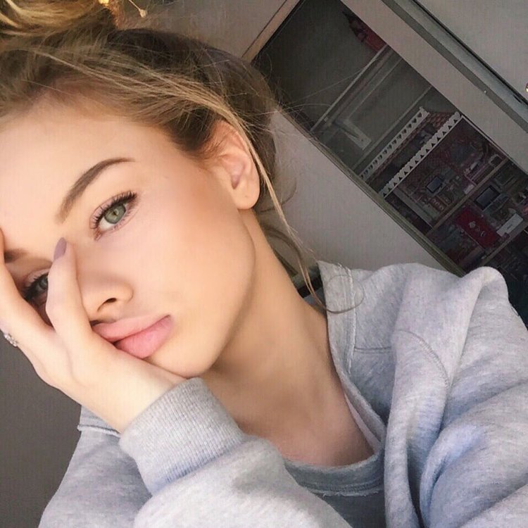 21st century girls are beautiful