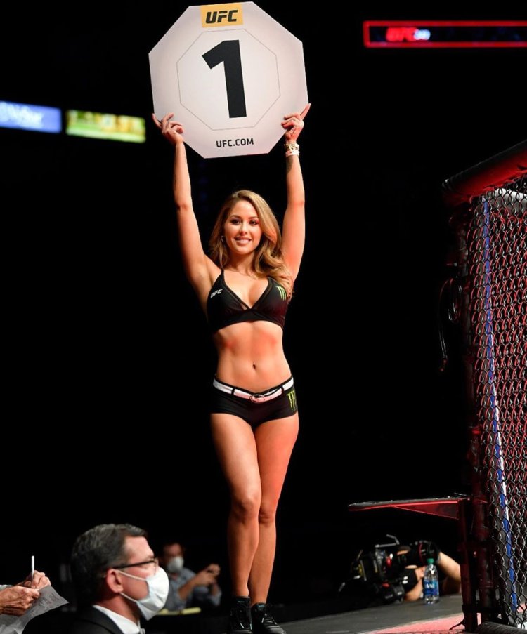 Ring girls from ufs