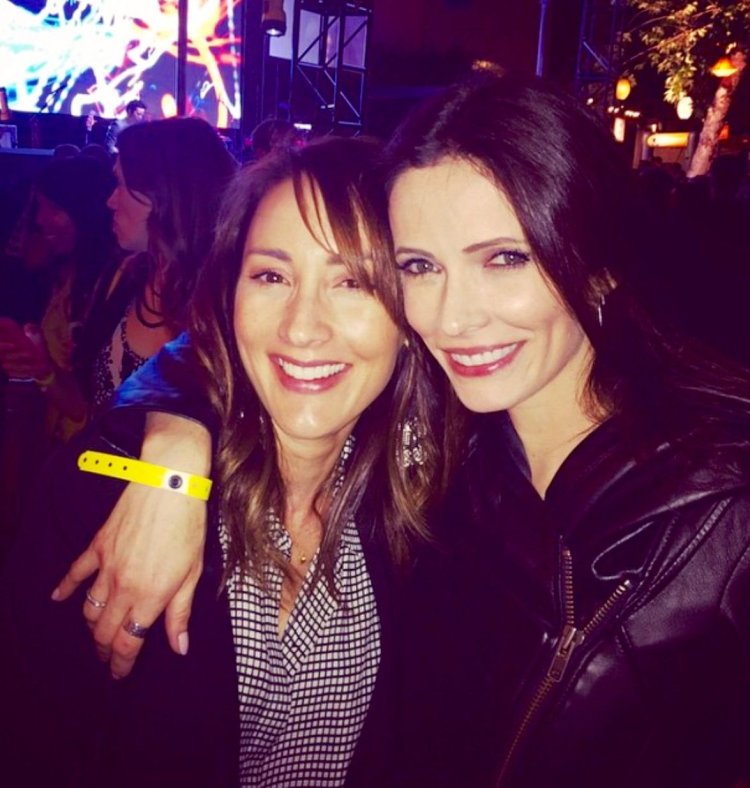 Bitsie Tulloch and sister