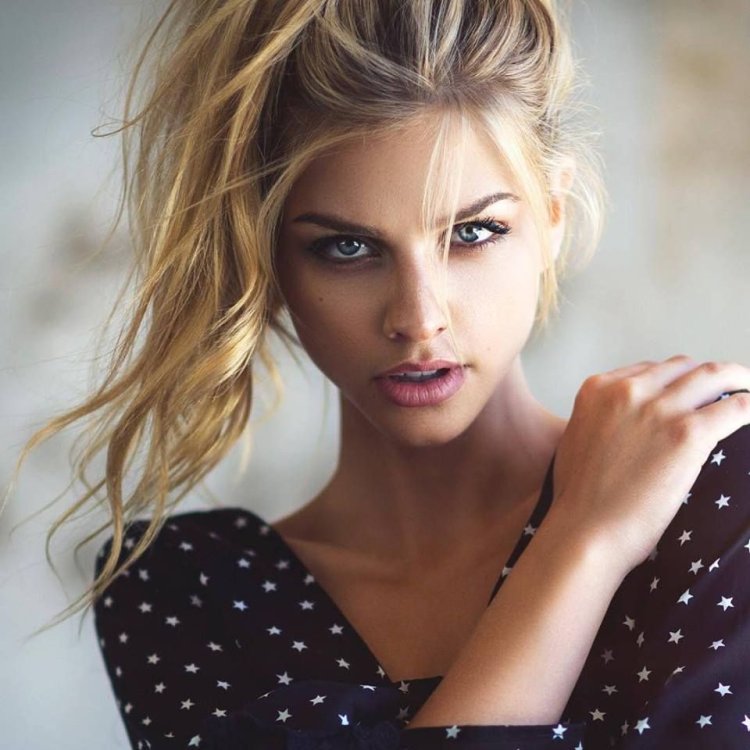 Marina lasvik bikini model