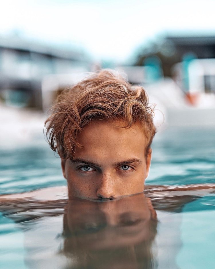 Hagen Richter in shorts