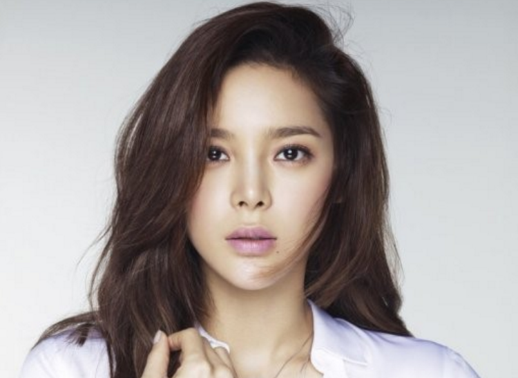 Park Si Yeon