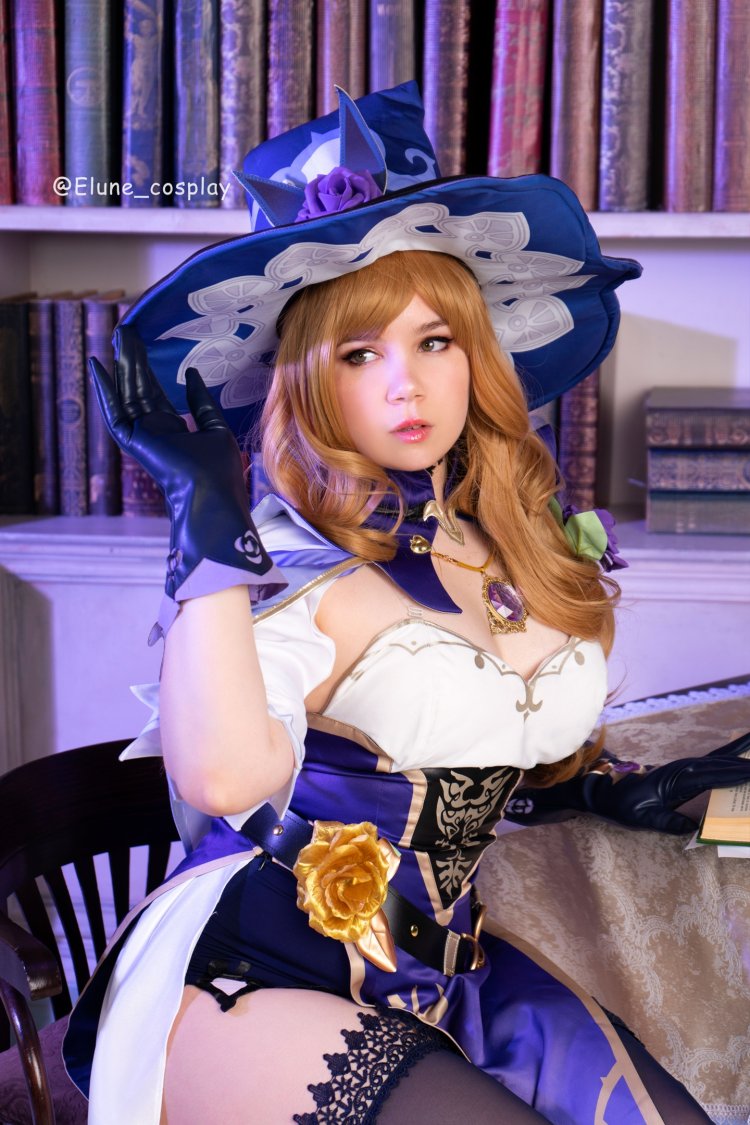 Lisa Genshin cosplay
