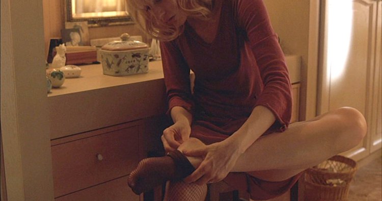 Cate Blanchett hot legs