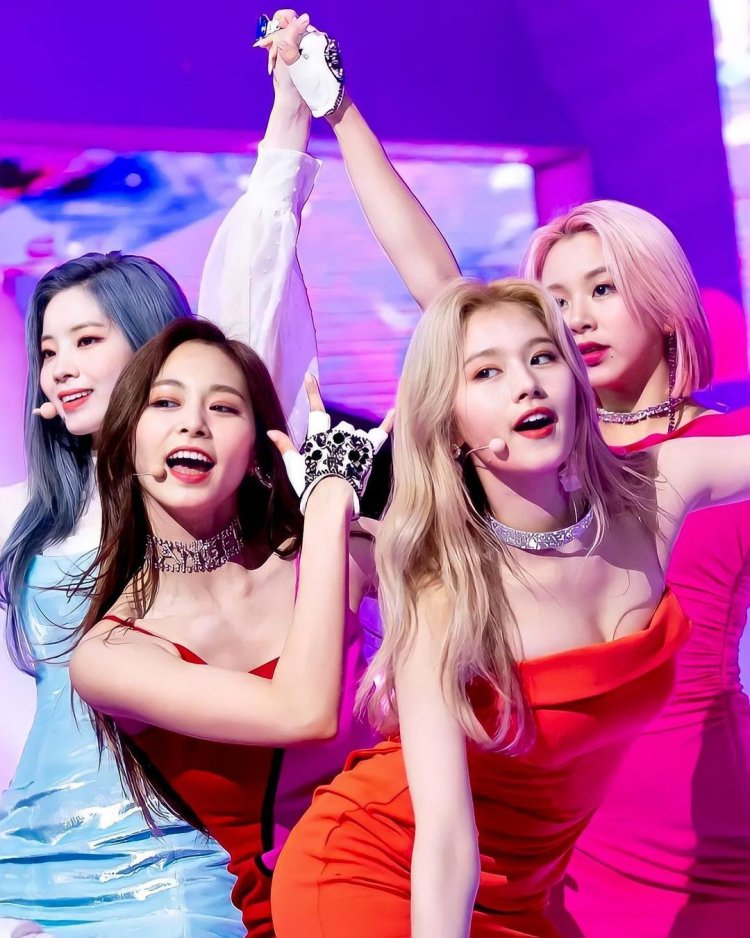 Twice on the red carpet