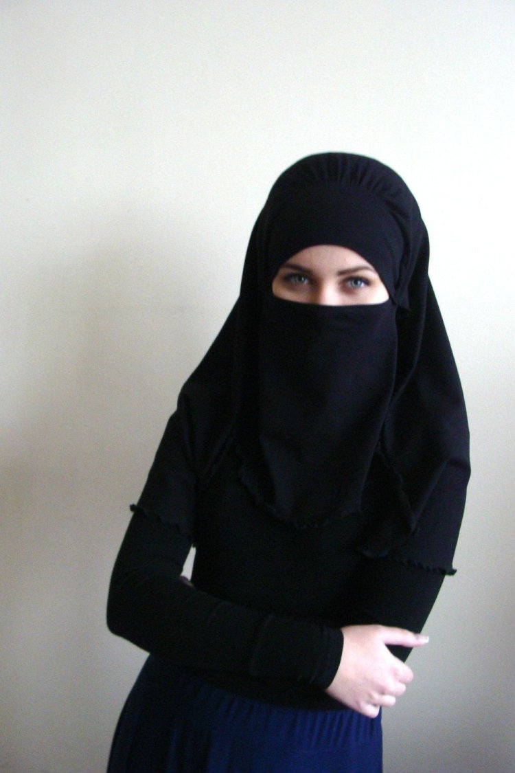 Young girl in a veil