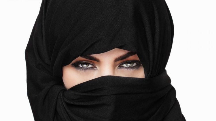Hijab with eye slit