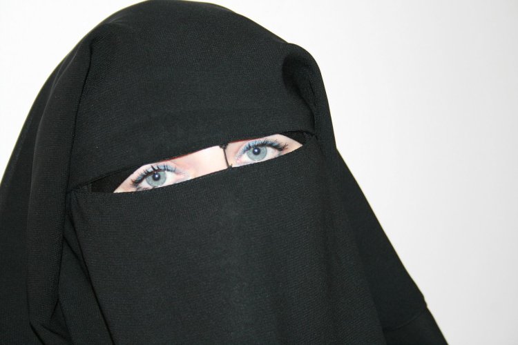 Niqab brand