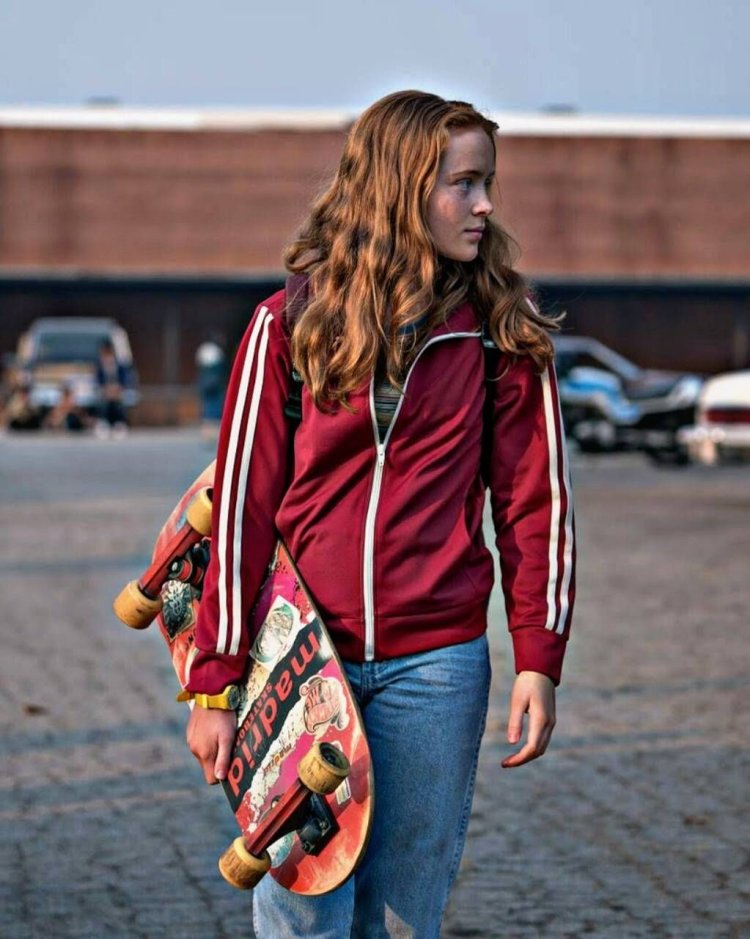 Sadie Sink Legs