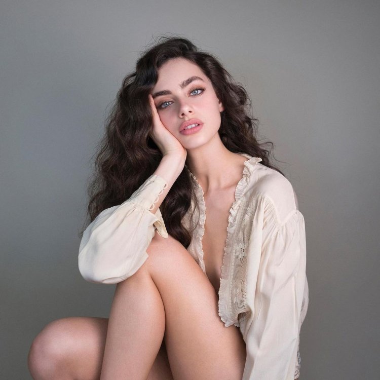 Yael Shelbia Israeli Model