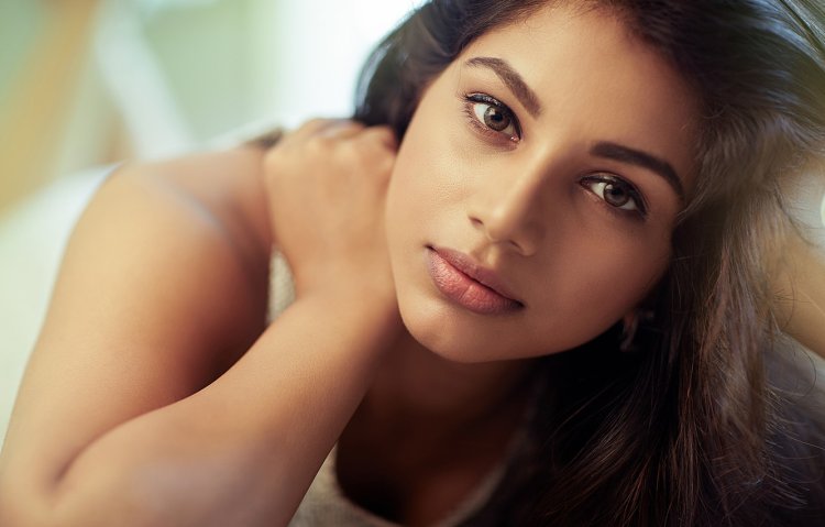 Beautiful brown-eyed brunettes