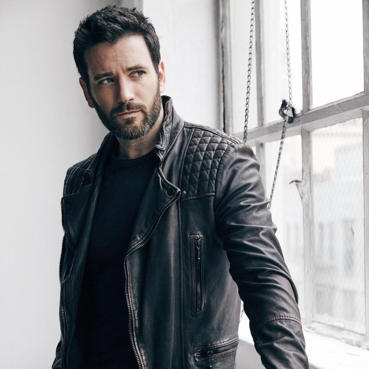 Colin Donnell Instagram