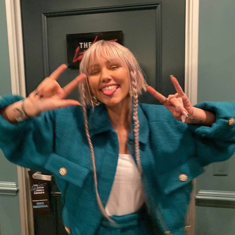 Repeat Grace VANDERWAAL