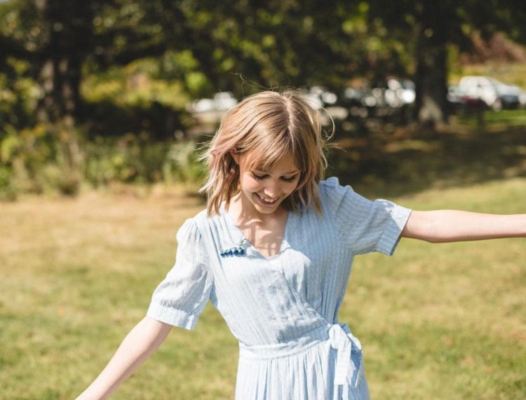 Grace VANDERWAAL so much more