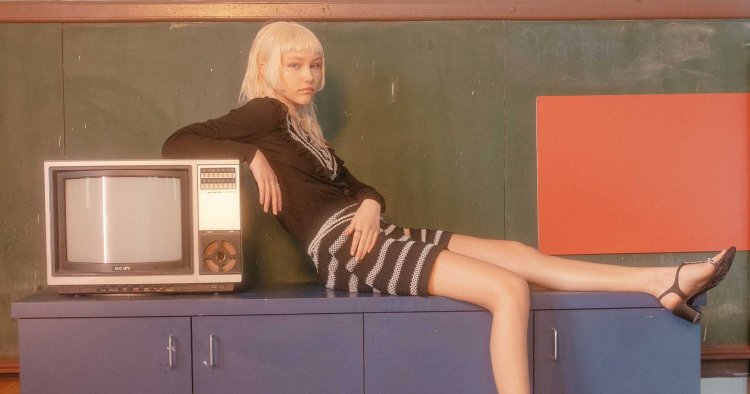 Grace VANDERWAAL hot