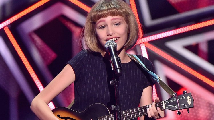 Grace VanderWaal with long hair