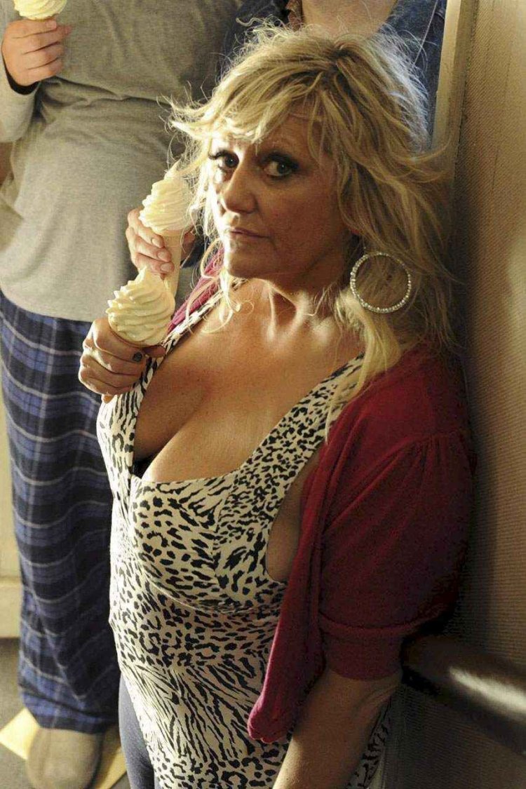 Camille Coduri hot